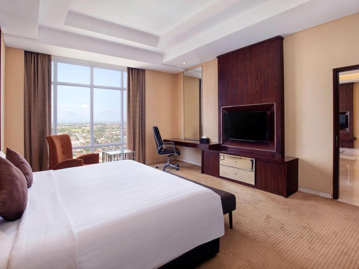 Grand Mercure Solo Baru Екстер'єр фото