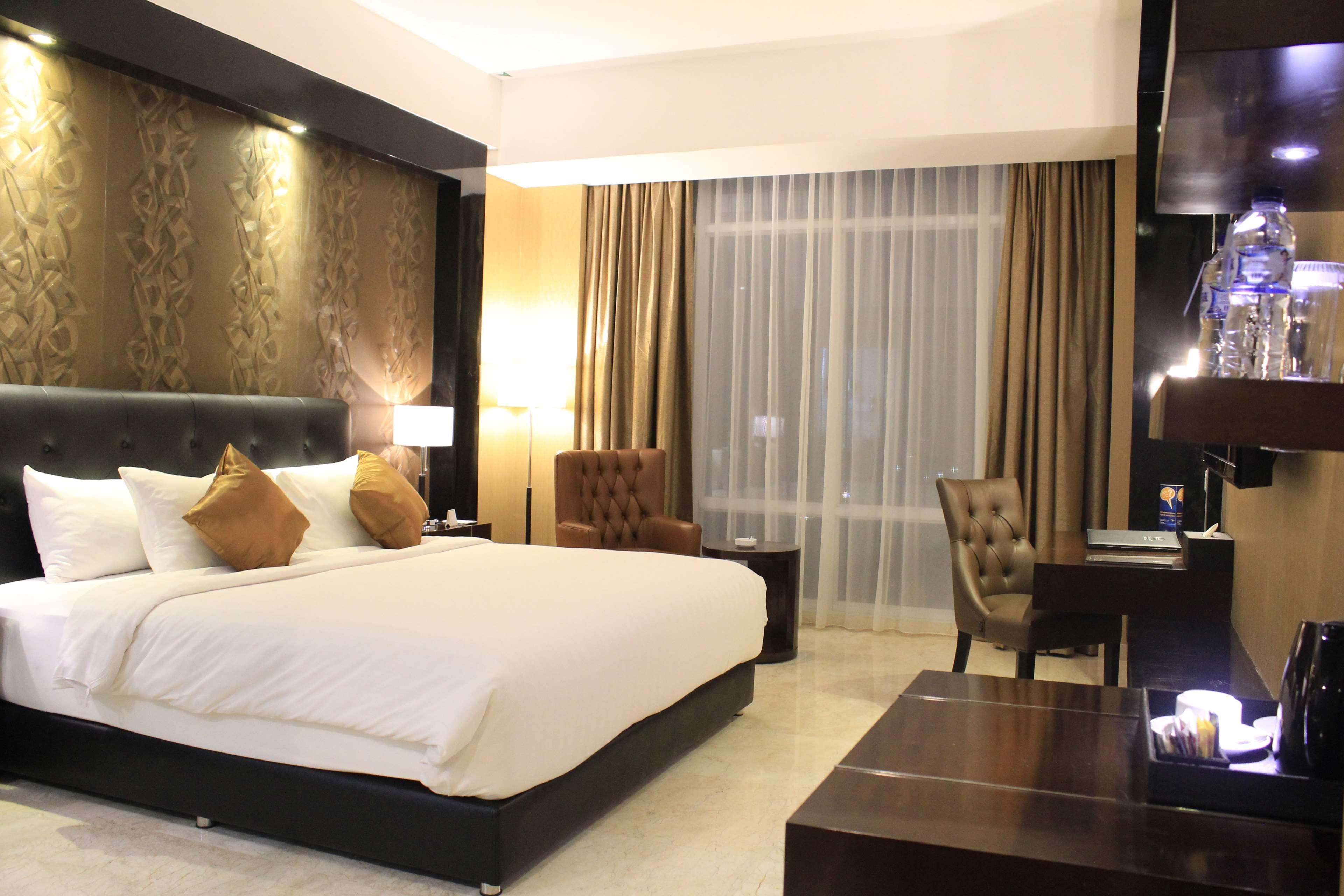 Grand Mercure Solo Baru Екстер'єр фото