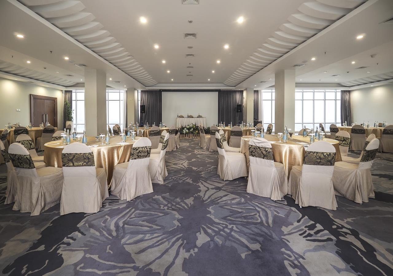 Grand Mercure Solo Baru Екстер'єр фото